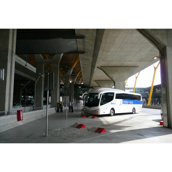 รูปถ่าย สเปน(Spain) มาดริค(Madrid) ท่าอากาศยานบาราคัส(Barajas Airport) 2007-09 0