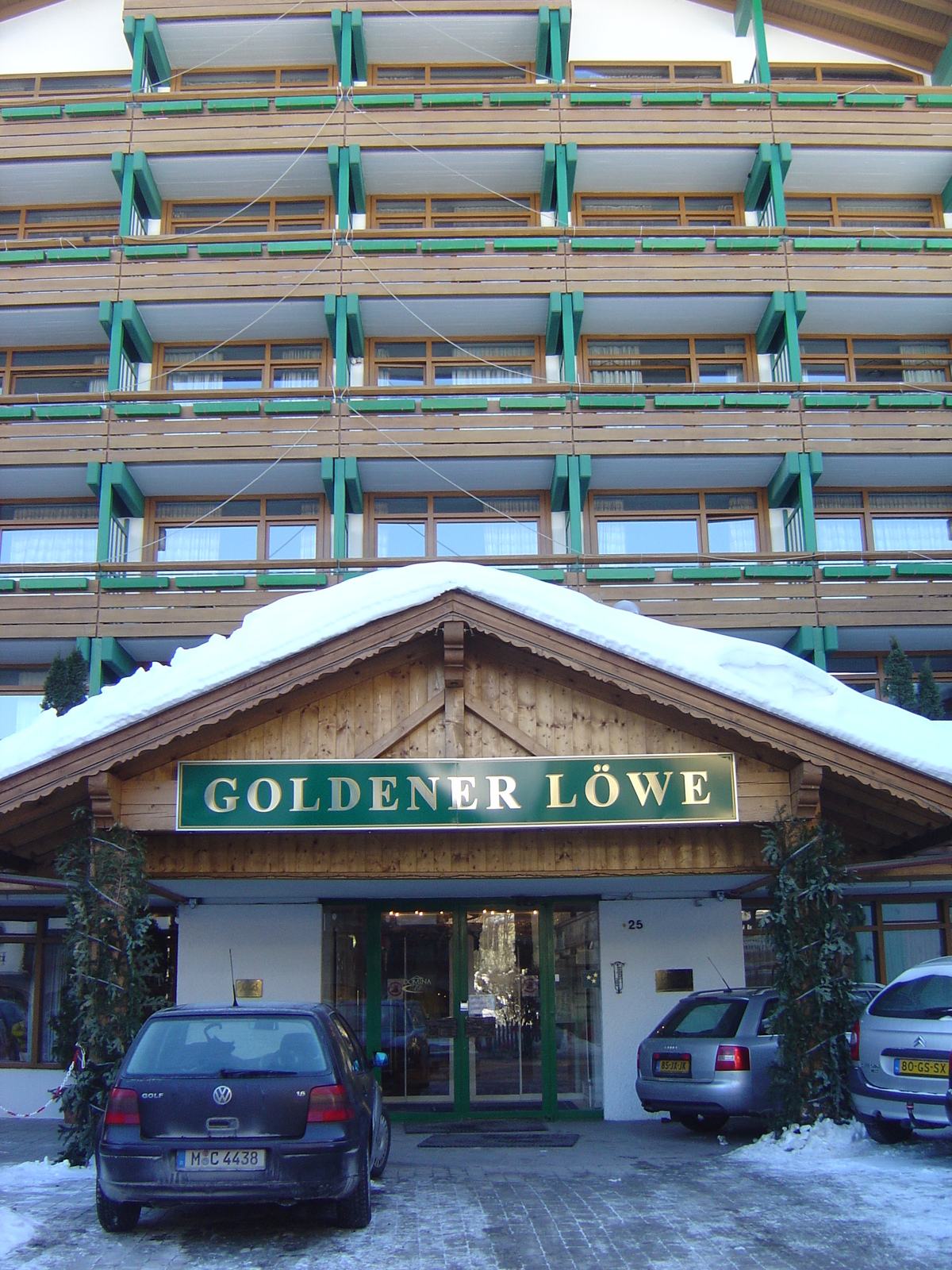 รูปถ่าย ออสเตรีย(Austria) ซังคต์โยฮันน์อินทีโรล(St. Johann in Tirol) โรงแรมโกลเดเนอร์เลอเว โดมินา(Goldener Lowe Domina Hotel) 2005-03 2
