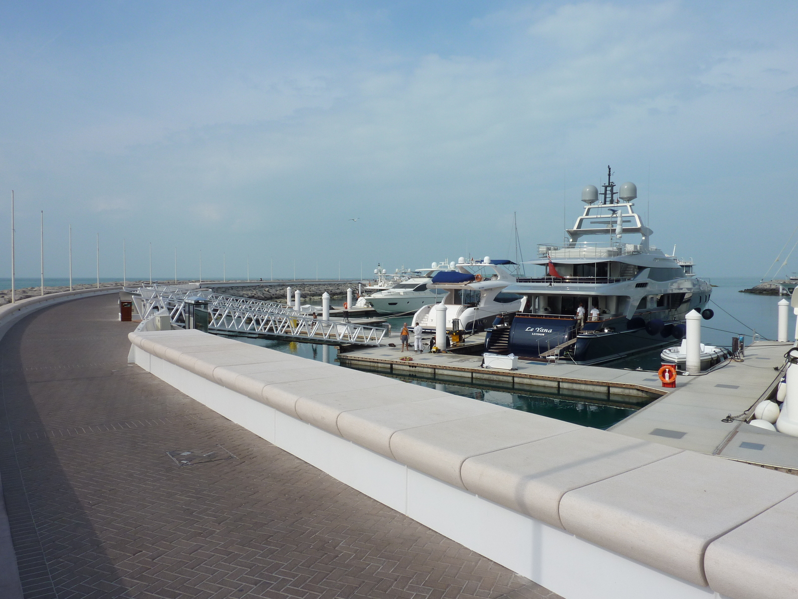 รูปถ่าย สหรัฐอาหรับเอมิเรตส์(United Arab Emirates) ดูไบ(Dubai) โรงแรมจูไมราห์บีช(Jumeirah Beach Hotel) 2009-12 31