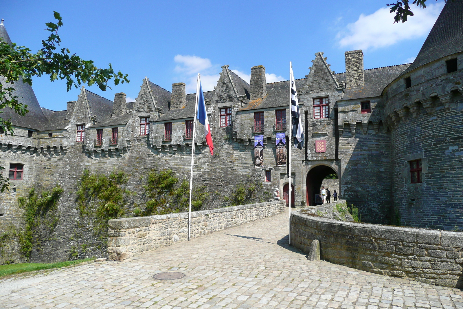 รูปถ่าย ฝรั่งเศส(France) ปองติวี่(Pontivy) ปราสาทดยุกแห่งโรออง(Rohan's Dukes Castle) 2007-08 0