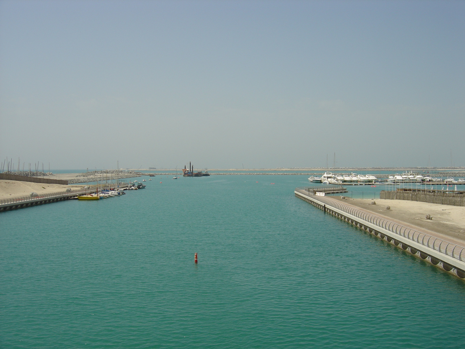 รูปถ่าย สหรัฐอาหรับเอมิเรตส์(United Arab Emirates) ดูไบ(Dubai) หาดจุมัยเราะห์(Jumeirah Beach) 2005-03 18