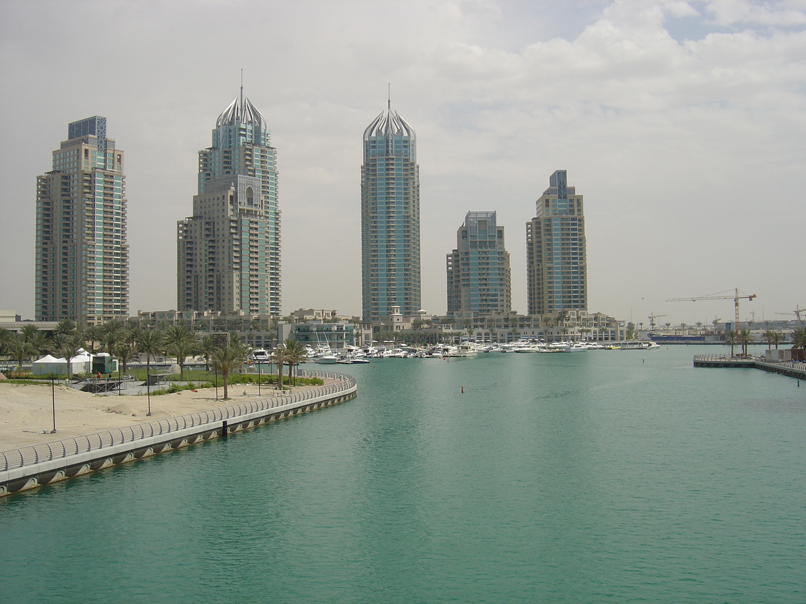 รูปถ่าย สหรัฐอาหรับเอมิเรตส์(United Arab Emirates) ดูไบ(Dubai) หาดจุมัยเราะห์(Jumeirah Beach) 2005-03 24