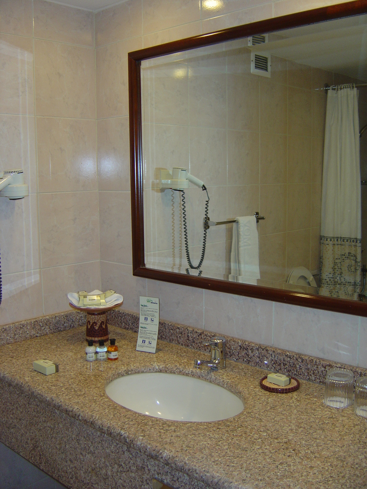 รูปถ่าย จอร์แดน(Jordan) เปตร้า(Petra) โรงแรมเมอเวนพิค(Movenpick Hotel) 2004-10 19