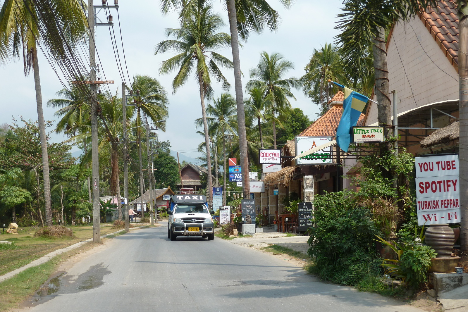 รูปถ่าย ไทย(Thailand) เกาะช้าง(Ko Chang) ถนนบนเกาะ(Island road) 2011-02 25