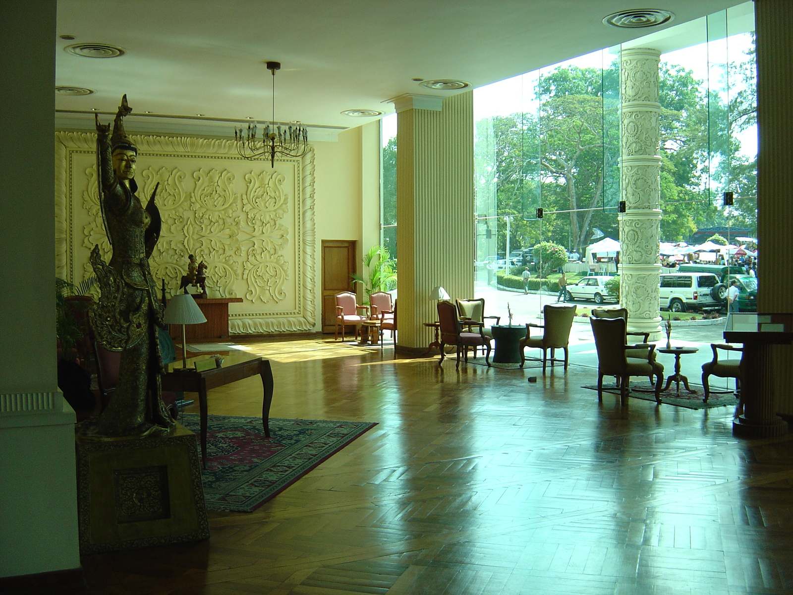 รูปถ่าย พม่า(Myanmar) ย่างกุ้ง(Yangon) โรงแรมดุสิต อินยาเลค(Dusit Inya Lake Hotel) 2005-01 19