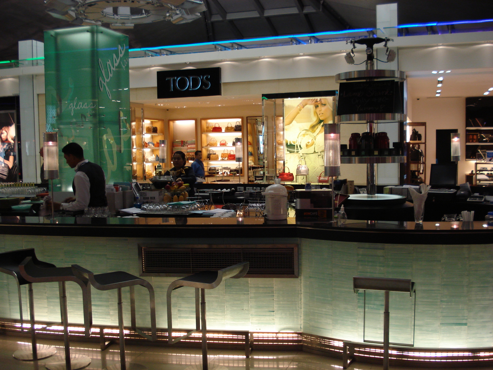 รูปถ่าย ไทย(Thailand) กรุงเทพมหานคร(Bangkok) ท่าอากาศยานสุวรรณภูมิ(Suvarnabhumi Airport) 2007-03 17