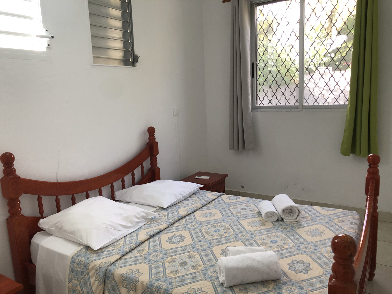 รูปถ่าย กวาเดอลูป(Guadeloupe) แซ็งตาน(Sainte Anne) 2021-02 16