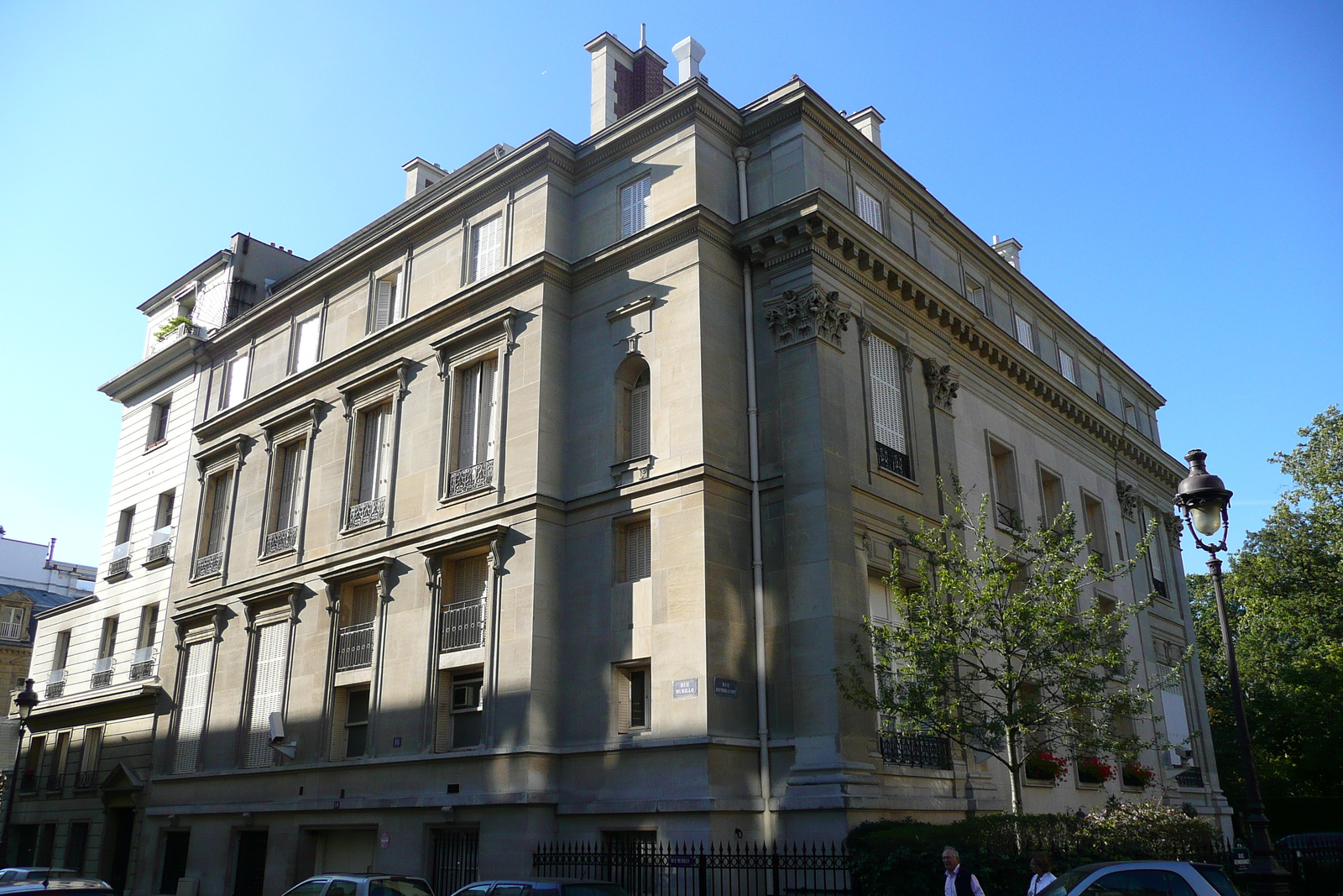 รูปถ่าย ฝรั่งเศส(France) ปารีส(Paris) คุ้มที่ 8(8th Arrondissement) ถนนแร็มบรันต์(Rue Rembrandt) 2007-09 27