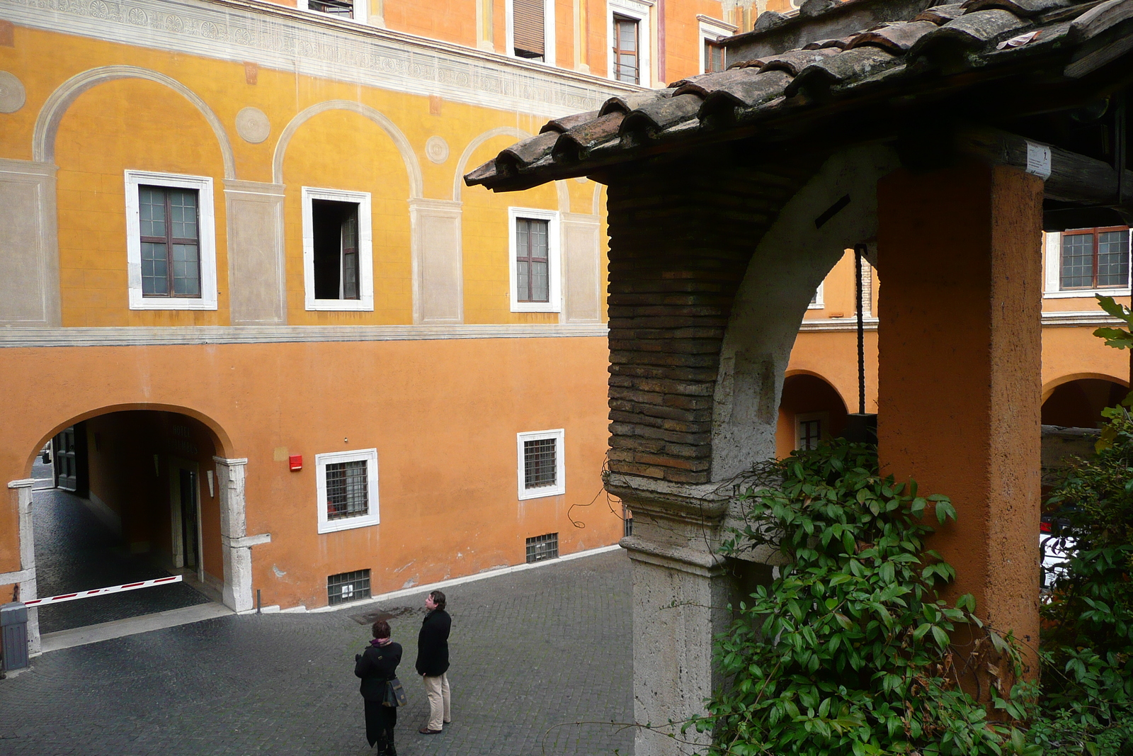 รูปถ่าย อิตาลี(Italy) โรม(Rome) ถนนบอร์โกซานโตสปีรีโต(Borgo Santo Spirito) 2007-11 20