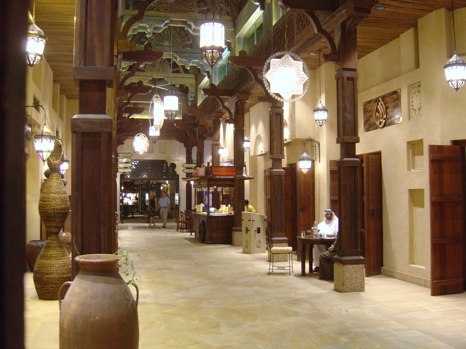 รูปถ่าย สหรัฐอาหรับเอมิเรตส์(United Arab Emirates) ดูไบ(Dubai) มะดีนัตจุมัยเราะห์(Medina Jumeirah) 2005-11 5