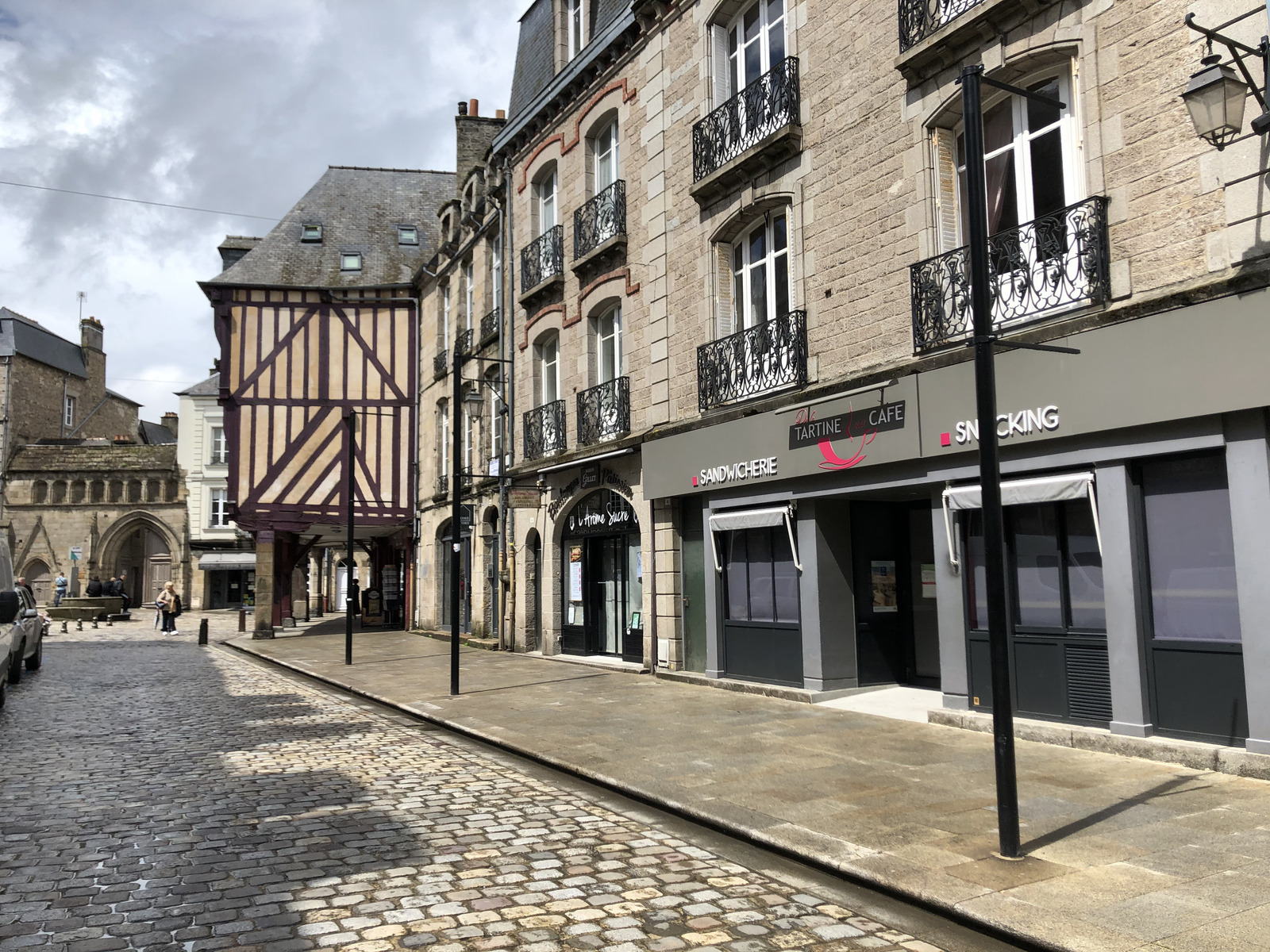 รูปถ่าย ฝรั่งเศส(France) ดีน็อง(Dinan) 2020-06 22