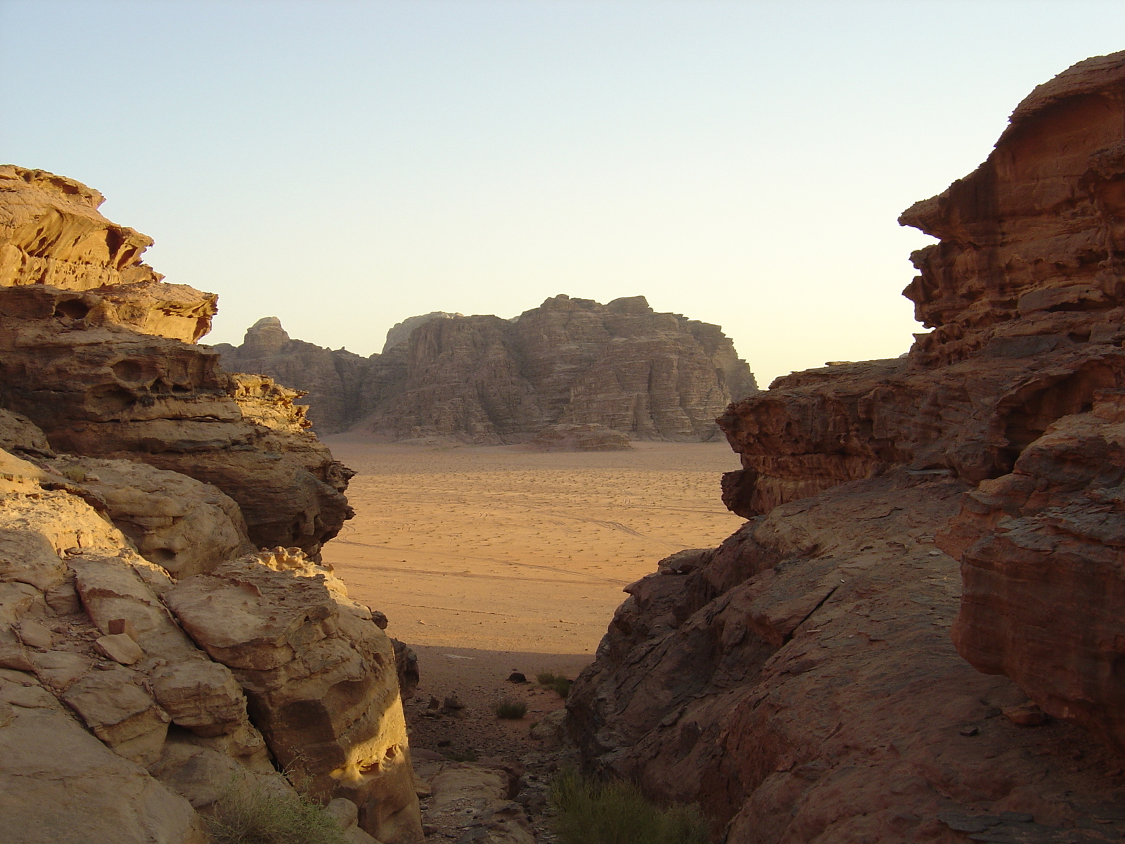 รูปถ่าย จอร์แดน(Jordan) ทะเลทรายวาดีรัม(Wadi Rum Desert) 2004-10 44