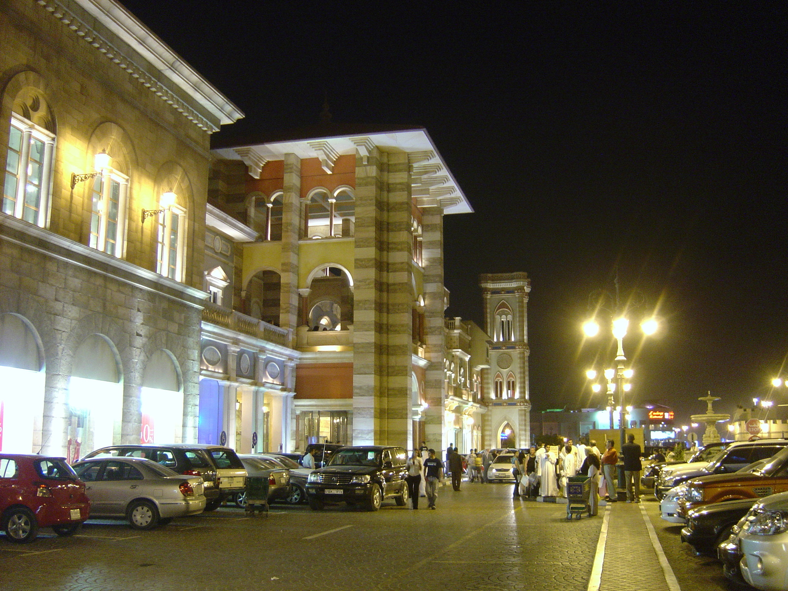 รูปถ่าย สหรัฐอาหรับเอมิเรตส์(United Arab Emirates) ดูไบ(Dubai) ห้างเมอร์กาโต(Mercato shopping mall) 2005-11 1