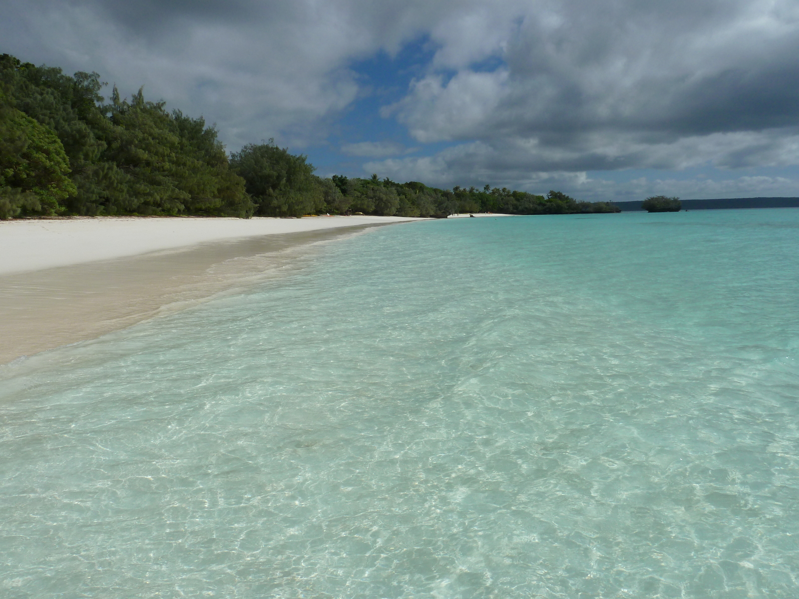 รูปถ่าย นิวแคลิโดเนีย(New Caledonia) เกาะลีฟู(Lifou) หาดลูเอ็งโกนี(Luengoni Beach) 2010-05 2