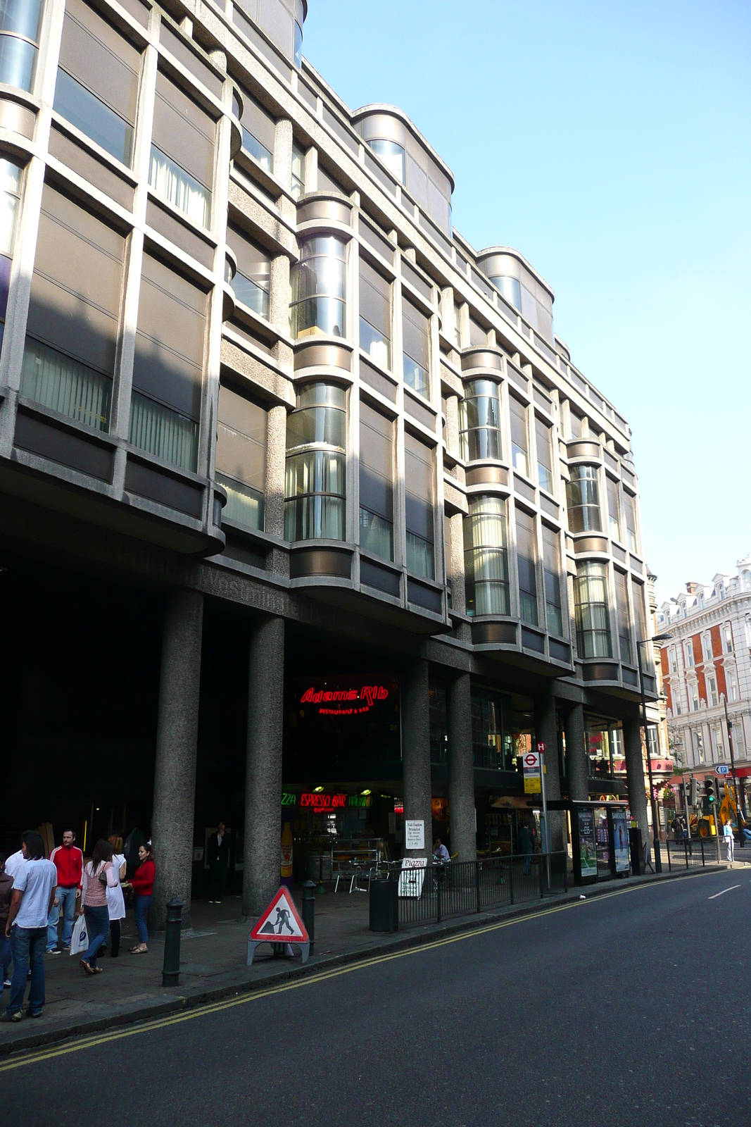 รูปถ่าย อังกฤษ(United Kingdom) ลอนดอน(London) ถนนแชฟตส์เบอรี(Shaftesbury Avenue) 2007-09 17