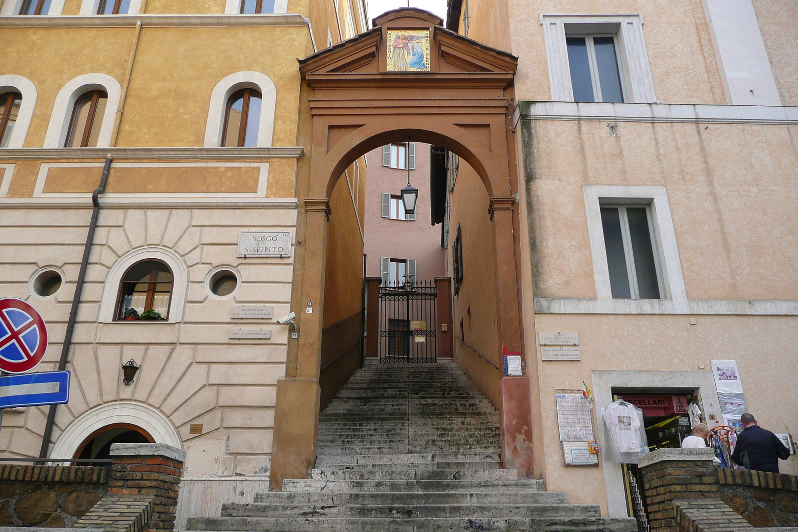รูปถ่าย อิตาลี(Italy) โรม(Rome) ถนนบอร์โกซานโตสปีรีโต(Borgo Santo Spirito) 2007-11 4