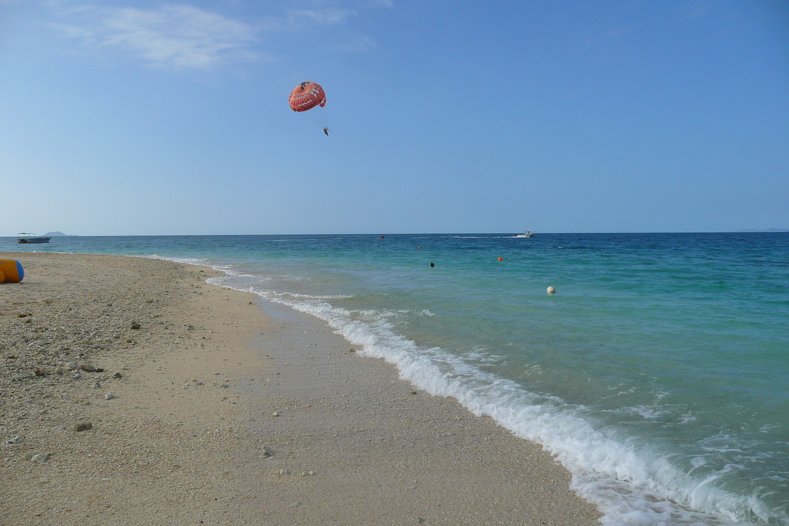 รูปถ่าย ฟิจิ(Fiji) เกาะบีชโคมเบอร์(Beachcomber Island) 2010-05 31