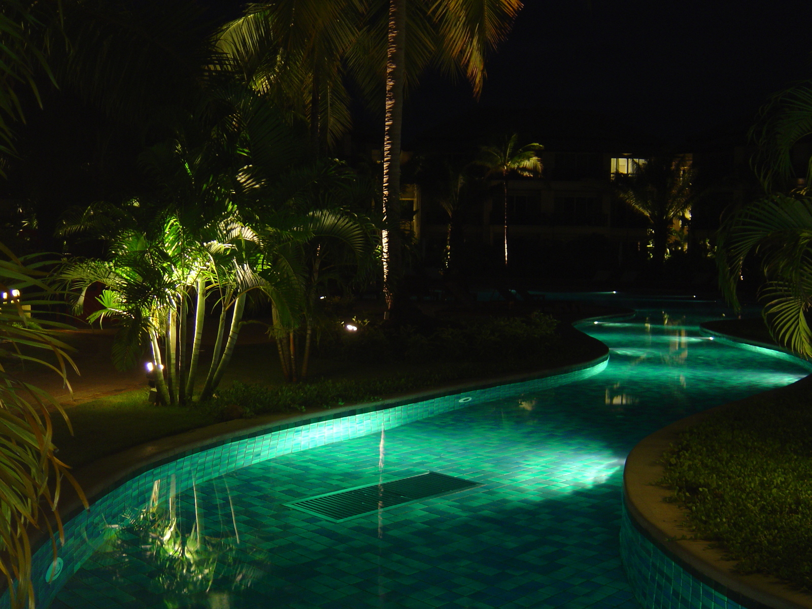 รูปถ่าย ไทย(Thailand) เขาหลัก(Khao Lak) โรงแรมเลอเมอริเดียน เขาหลัก(Meridien Khao Lak Hotel) สีสันกลางคืน(By Night) 2005-12 40