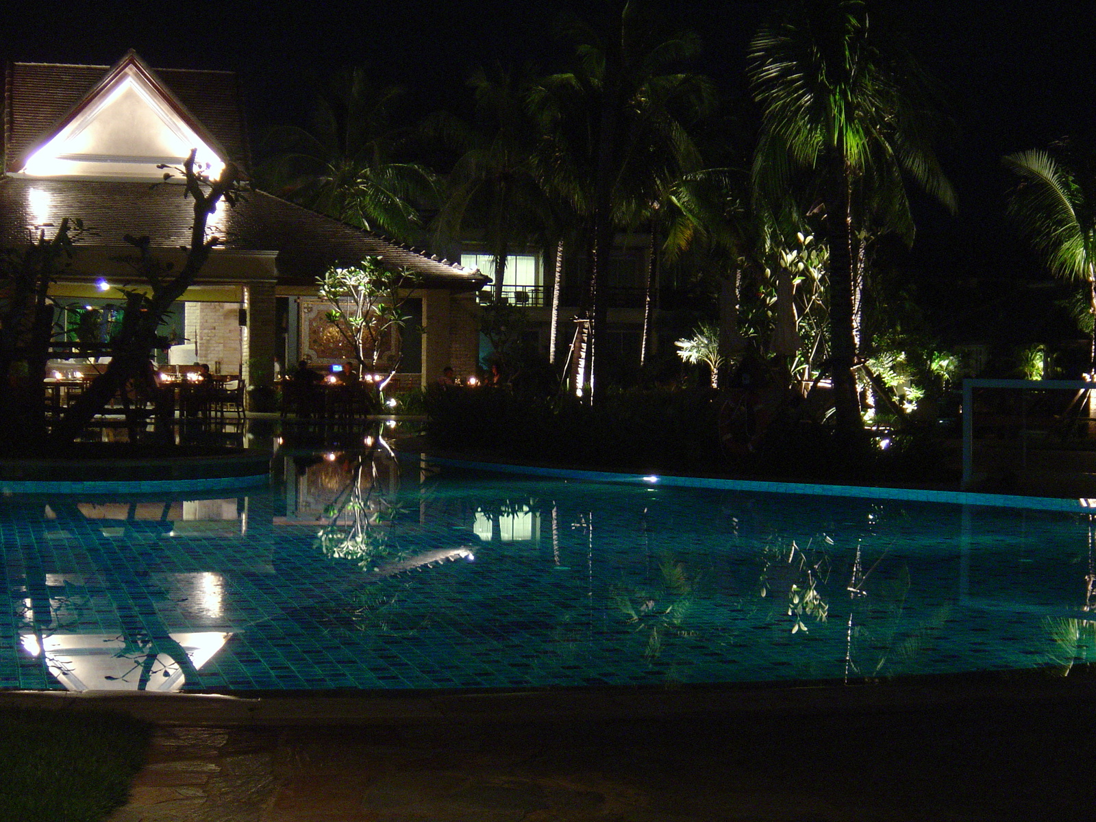 รูปถ่าย ไทย(Thailand) เขาหลัก(Khao Lak) โรงแรมเลอเมอริเดียน เขาหลัก(Meridien Khao Lak Hotel) สีสันกลางคืน(By Night) 2005-12 15