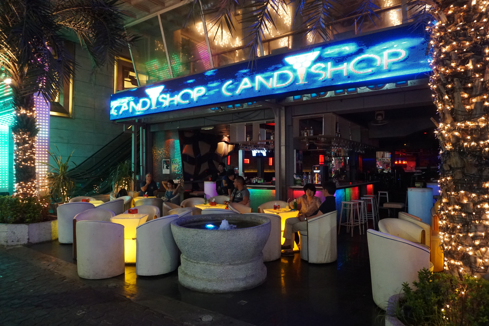 รูปถ่าย ไทย(Thailand) พัทยา(Pattaya) ถนนคนเดิน(Walking Street) 2016-12 17
