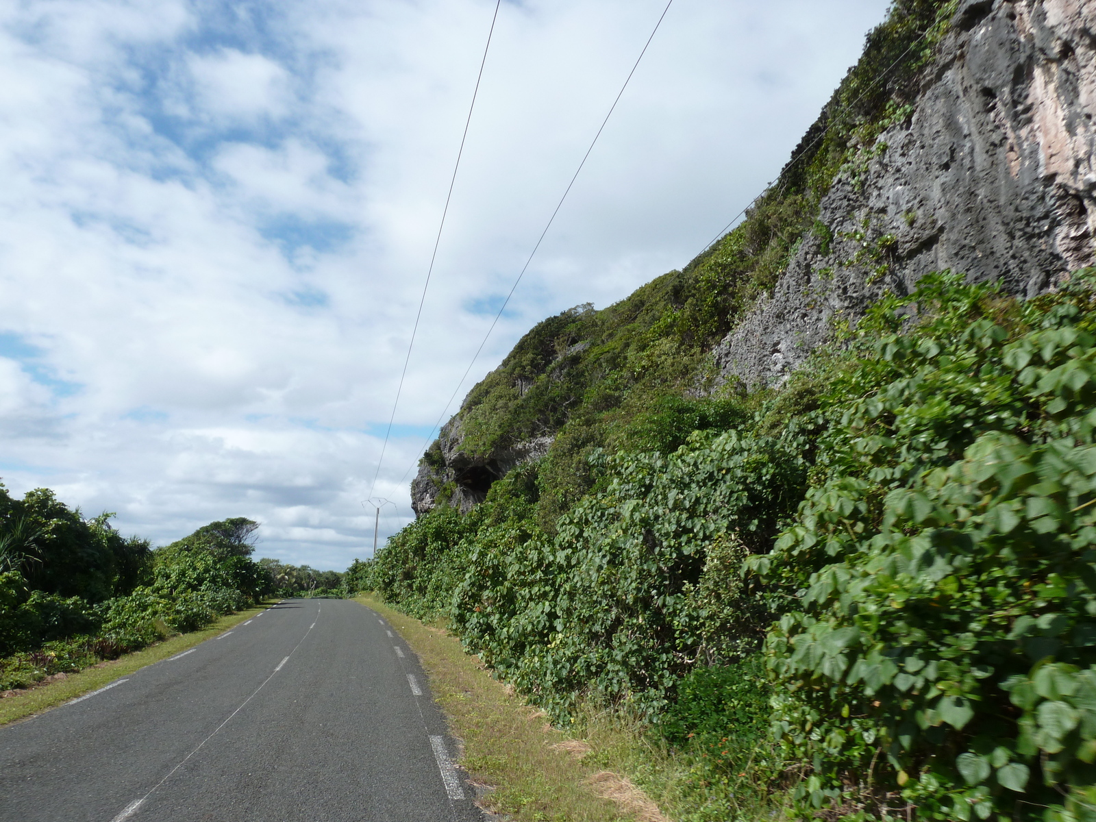 รูปถ่าย นิวแคลิโดเนีย(New Caledonia) เกาะลีฟู(Lifou) โยซิป(Josip) 2010-05 31