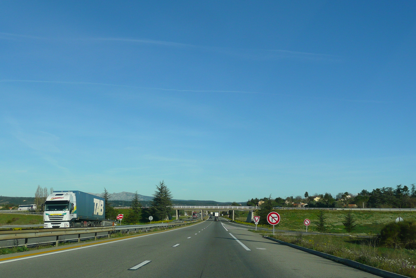 รูปถ่าย ฝรั่งเศส(France) เฟรนช์ริวิเอรา(French Riviera) ถนนจากเลอลุกไปแอ็กซ์(Le Luc to Aix Road) 2008-04 6