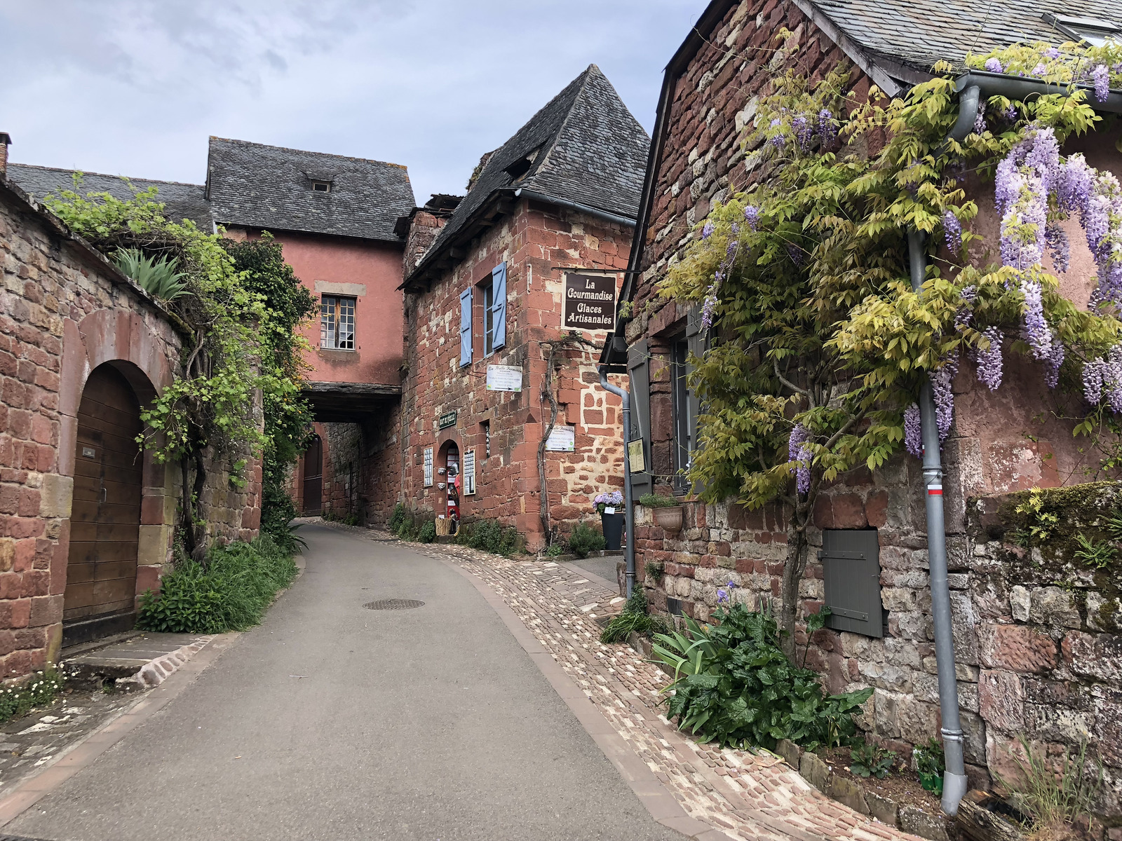 รูปถ่าย ฝรั่งเศส(France) กอลงฌ์-ลา-รูฌ(Collonges la Rouge) 2018-04 115