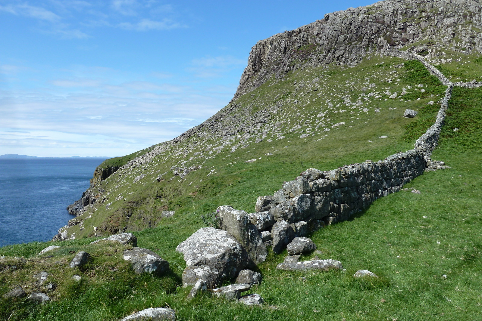 รูปถ่าย อังกฤษ(United Kingdom) เกาะสกาย(Skye) แหลมนีสต์พอยต์(Neist Point) 2011-07 60
