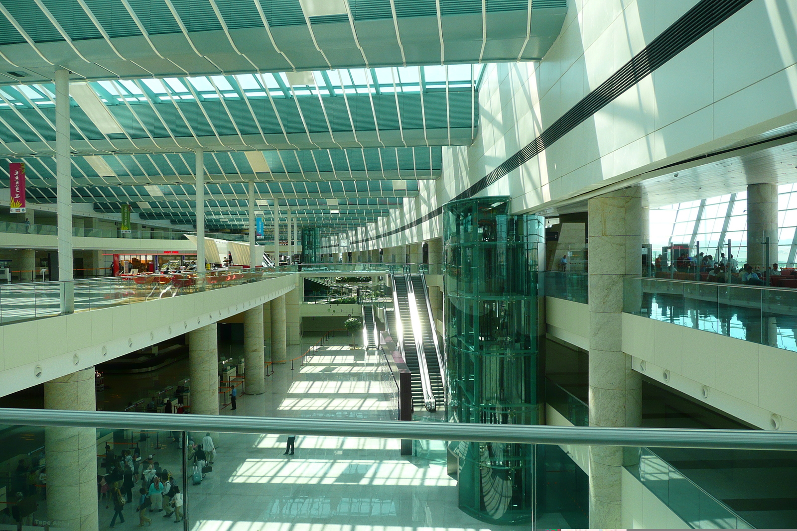 รูปถ่าย ตุรกี(Turkey) อังการา(Ankara) สนามบินเอเซนโบอา(Esenboga Airport) 2008-07 11