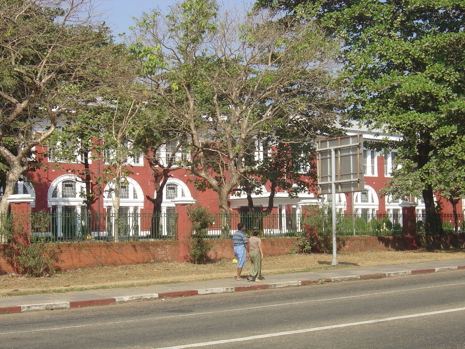 รูปถ่าย พม่า(Myanmar) ย่างกุ้ง(Yangon) 2005-01 236
