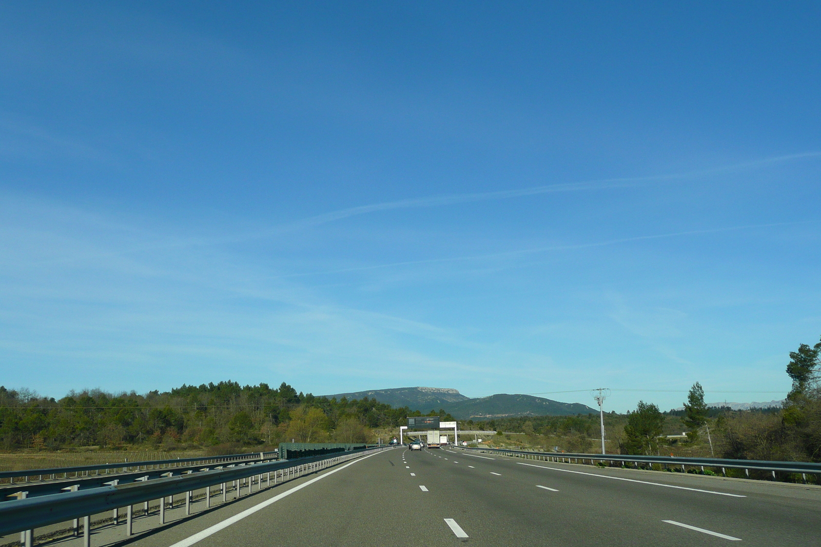 รูปถ่าย ฝรั่งเศส(France) เฟรนช์ริวิเอรา(French Riviera) ถนนจากเลอลุกไปแอ็กซ์(Le Luc to Aix Road) 2008-04 8