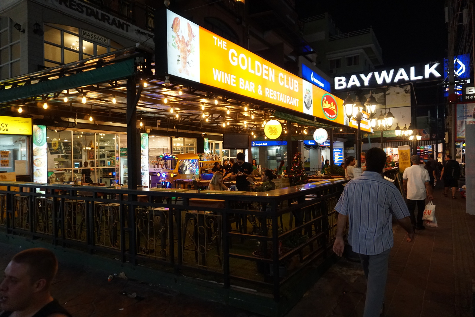 รูปถ่าย ไทย(Thailand) พัทยา(Pattaya) ถนนเลียบชายหาด(Beach Road) 2016-12 3