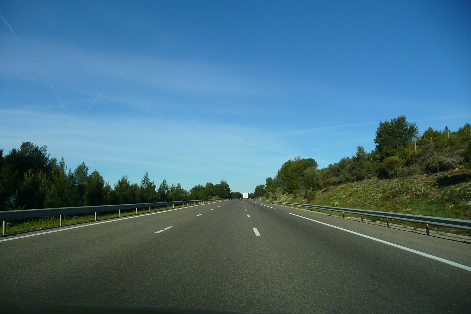 รูปถ่าย ฝรั่งเศส(France) เฟรนช์ริวิเอรา(French Riviera) ถนนจากเลอลุกไปแอ็กซ์(Le Luc to Aix Road) 2008-04 13