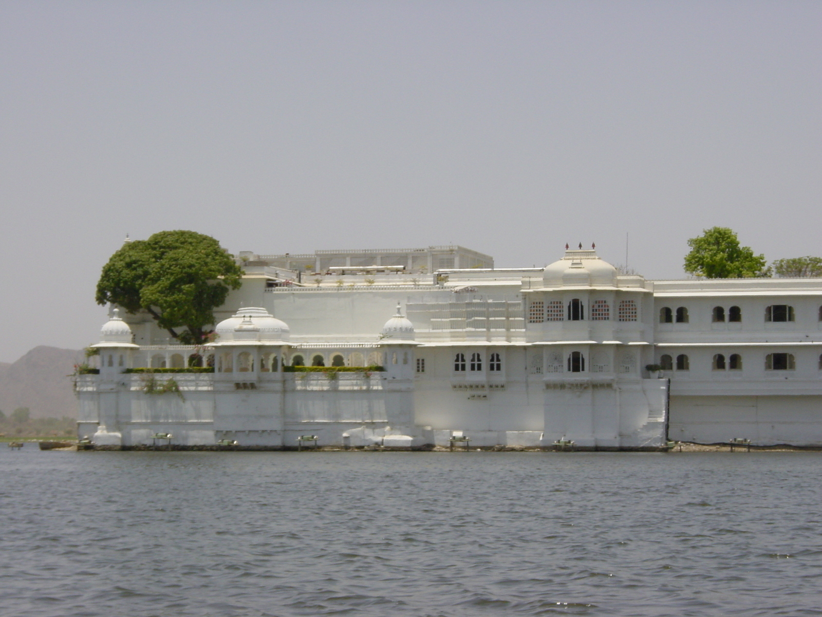 รูปถ่าย อินเดีย(India) อูไดปูร์(Udaipur) โรงแรมเลคพาเลซ(Lake Palace Hotel) 2003-05 51