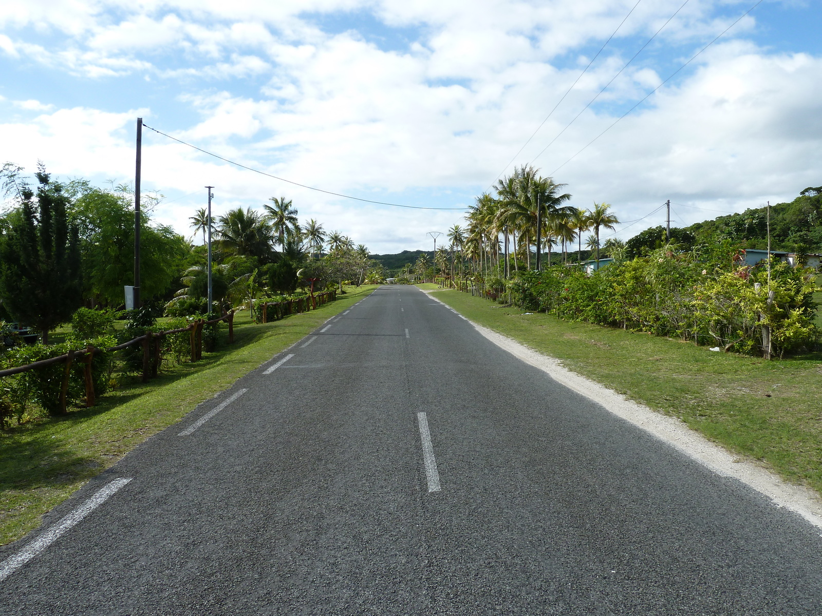 รูปถ่าย นิวแคลิโดเนีย(New Caledonia) เกาะลีฟู(Lifou) โยซิป(Josip) 2010-05 16