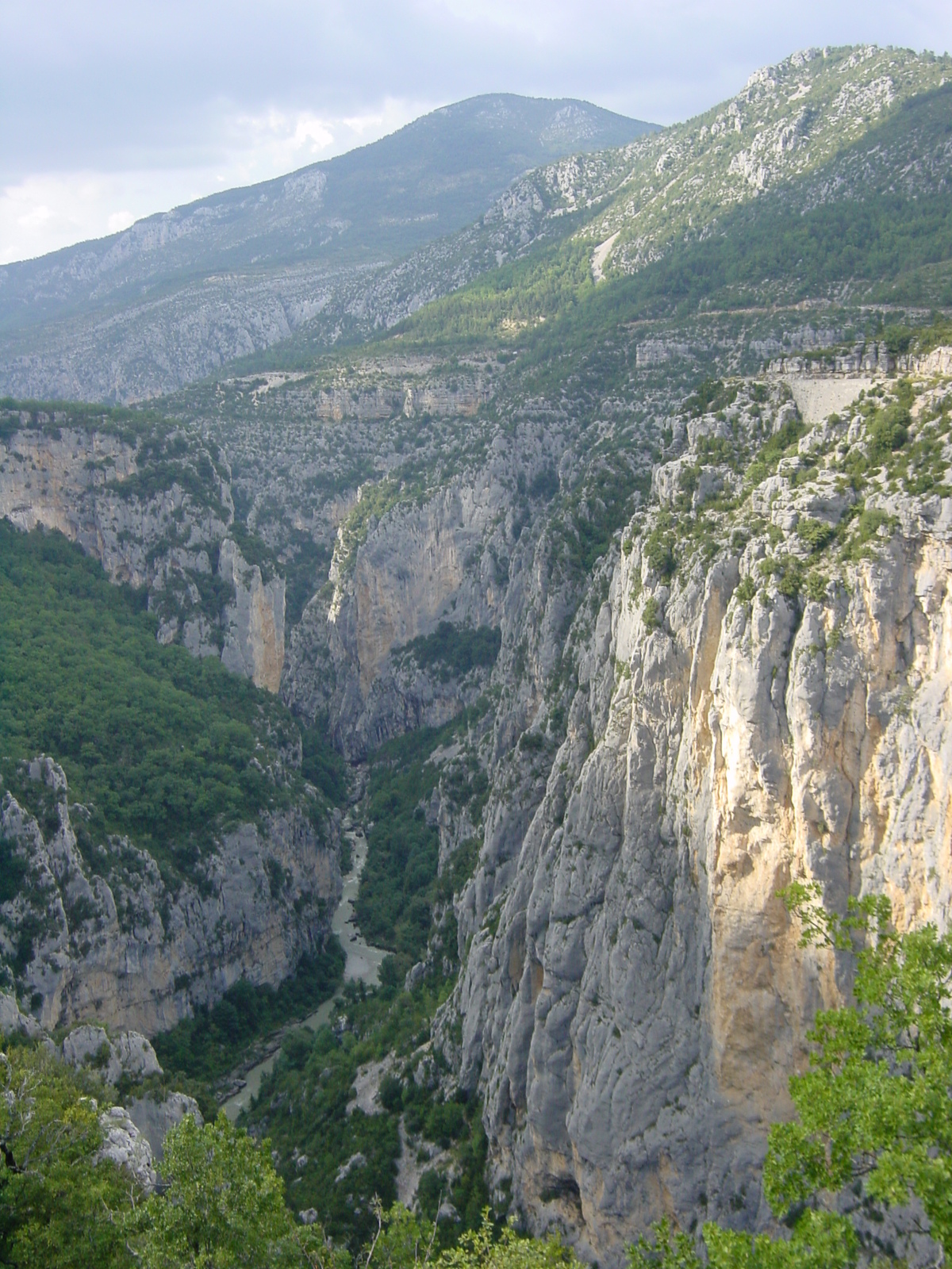 รูปถ่าย ฝรั่งเศส(France) หุบผาชันแวร์ดง(Gorges du Verdon) 2002-09 8