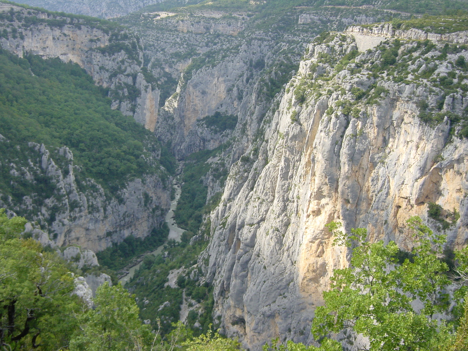 รูปถ่าย ฝรั่งเศส(France) หุบผาชันแวร์ดง(Gorges du Verdon) 2002-09 21