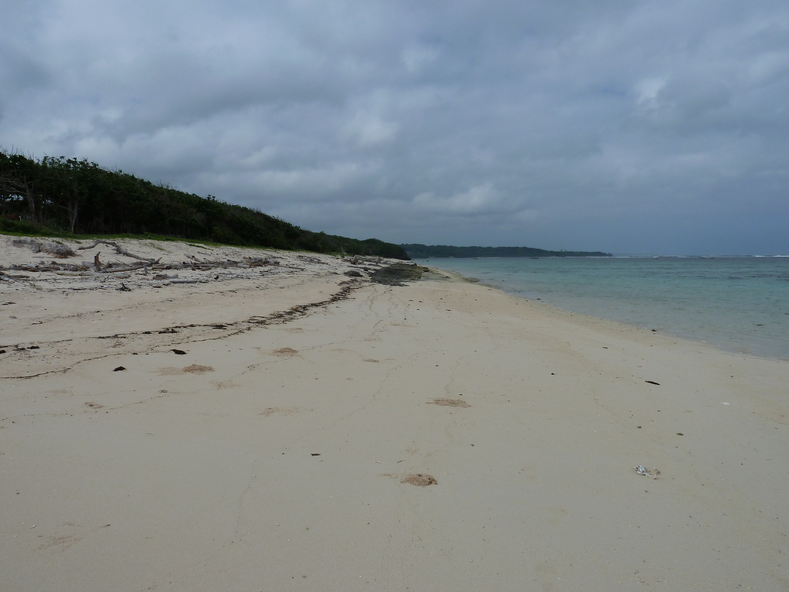 รูปถ่าย ฟิจิ(Fiji) ถนนจากนาดีไปนาตาโดลา(Nadi to Natadola road) 2010-05 68