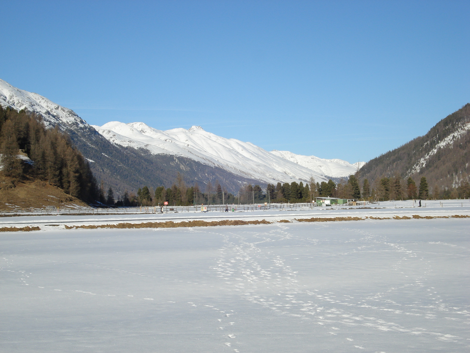 รูปถ่าย สวิสเซอร์แลนด์(Switzerland) ถนนจากปอนเตรซีนาไปเซนต์มอริตซ์(Pontresina to St Moritz Road) 2007-01 2