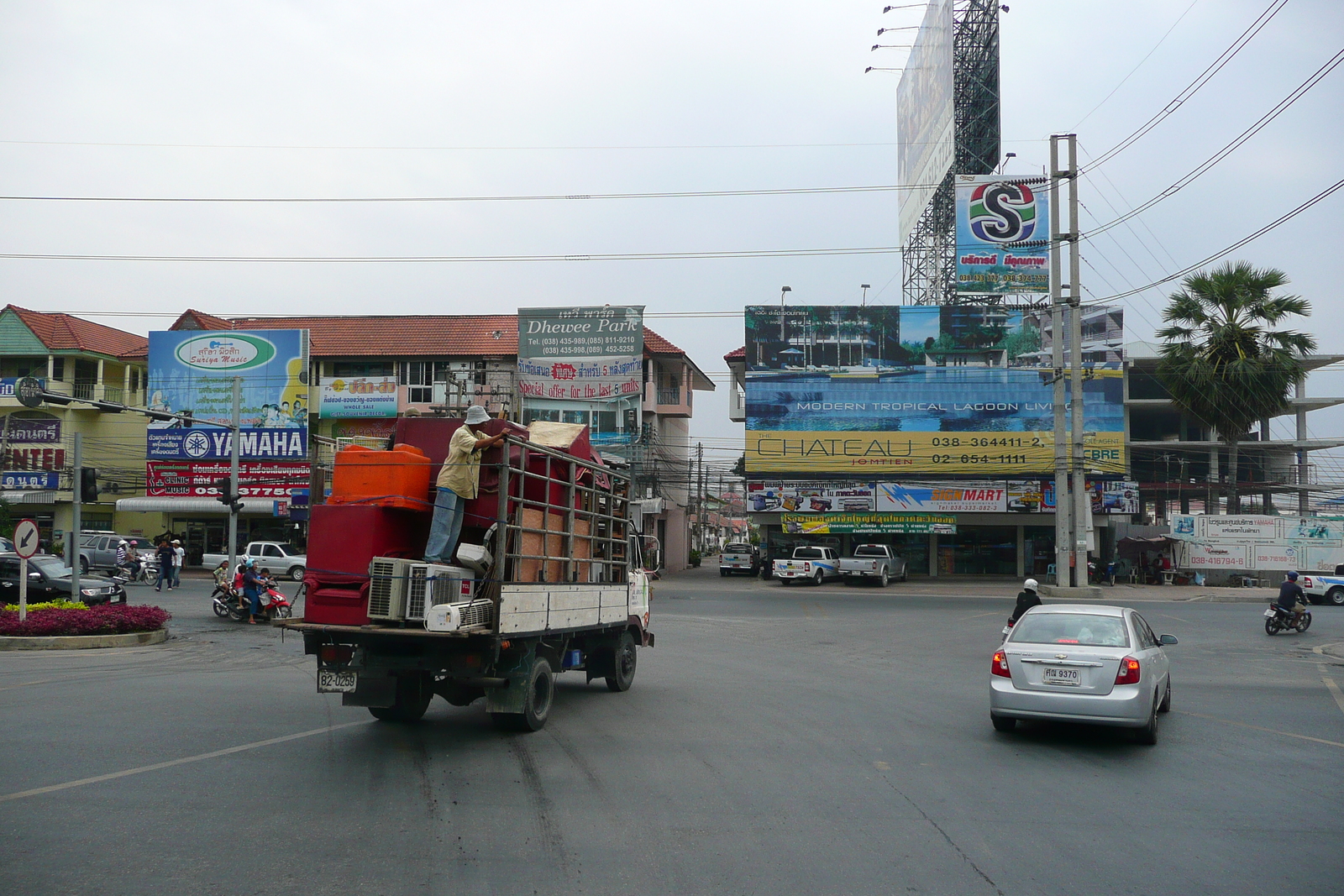 รูปถ่าย ไทย(Thailand) ชลบุรี(Chonburi) ถนนสุขุมวิท(Sukhumvit road) 2008-01 26