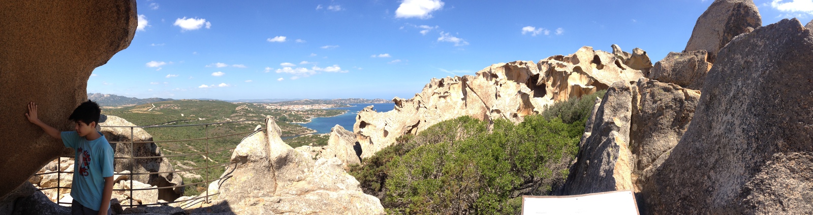 รูปถ่าย อิตาลี(Italy) ซาร์ดิเนีย(Sardinia) หินรูปหมี (รอกชาเดลลอร์โซ)(Roccia dell'Orso) 2015-06 20