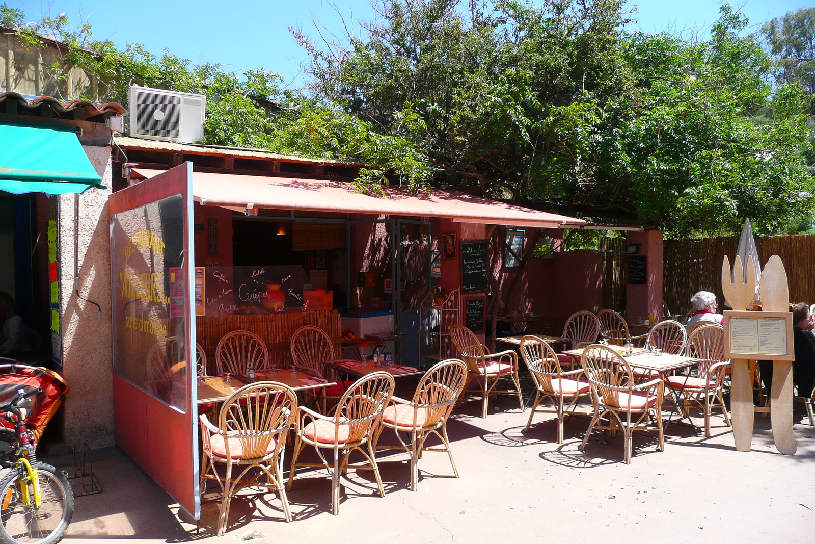 รูปถ่าย ฝรั่งเศส(France) เกาะปอร์เกอรอล(Porquerolles Island) ท่าเรือปอร์เกอรอล(Porquerolles harbour) 2008-05 66