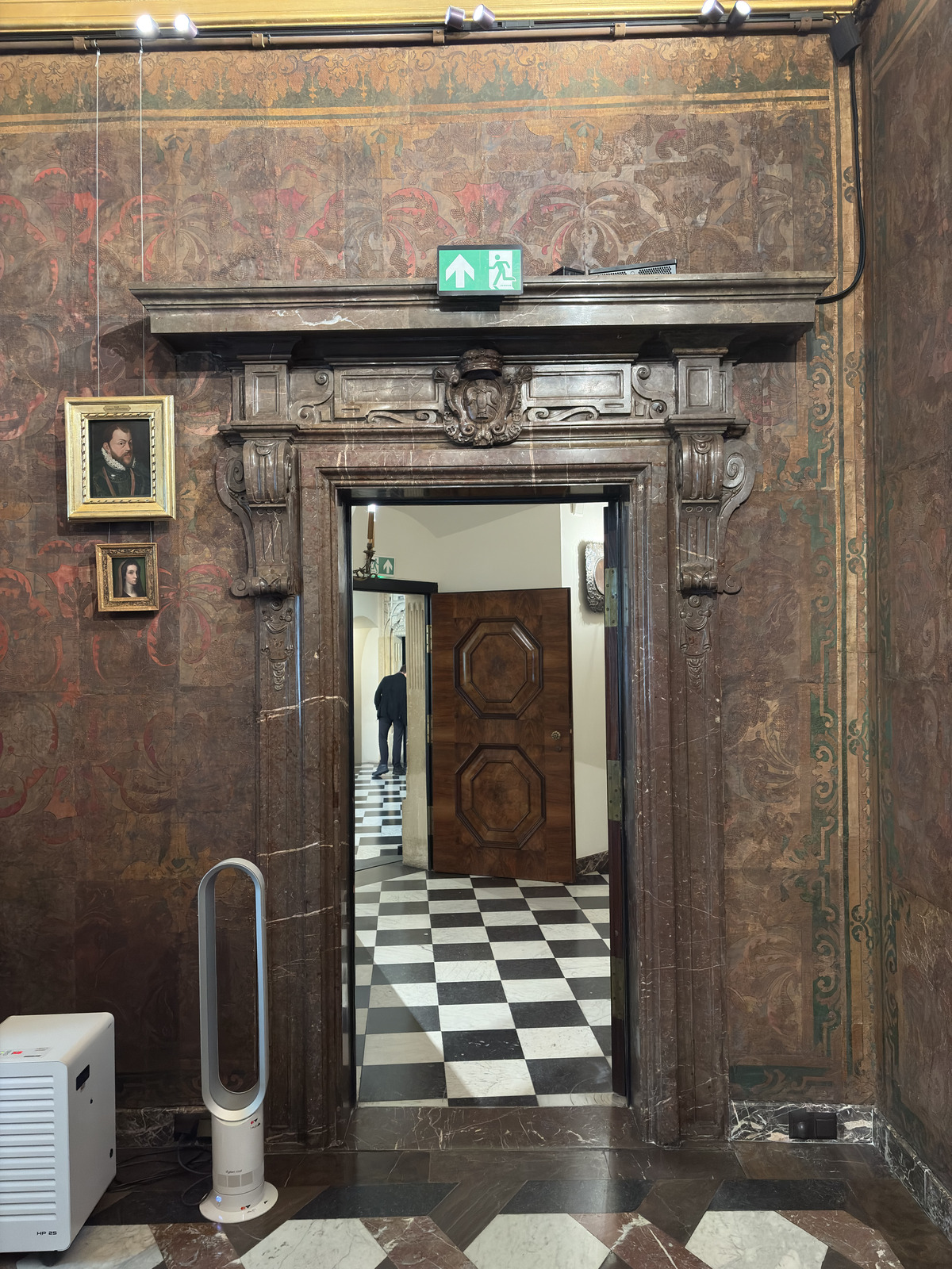 รูปถ่าย โปแลนด์(Poland) คราคูฟ(Krakow) ปราสาทวาเวล(Wawel castle) 2026-09 109