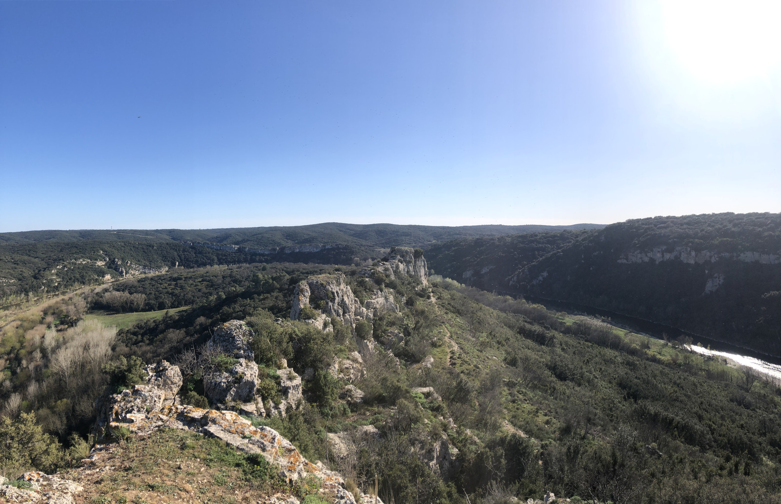 รูปถ่าย ฝรั่งเศส(France) นีเมอ(Nimes) 2021-05 31