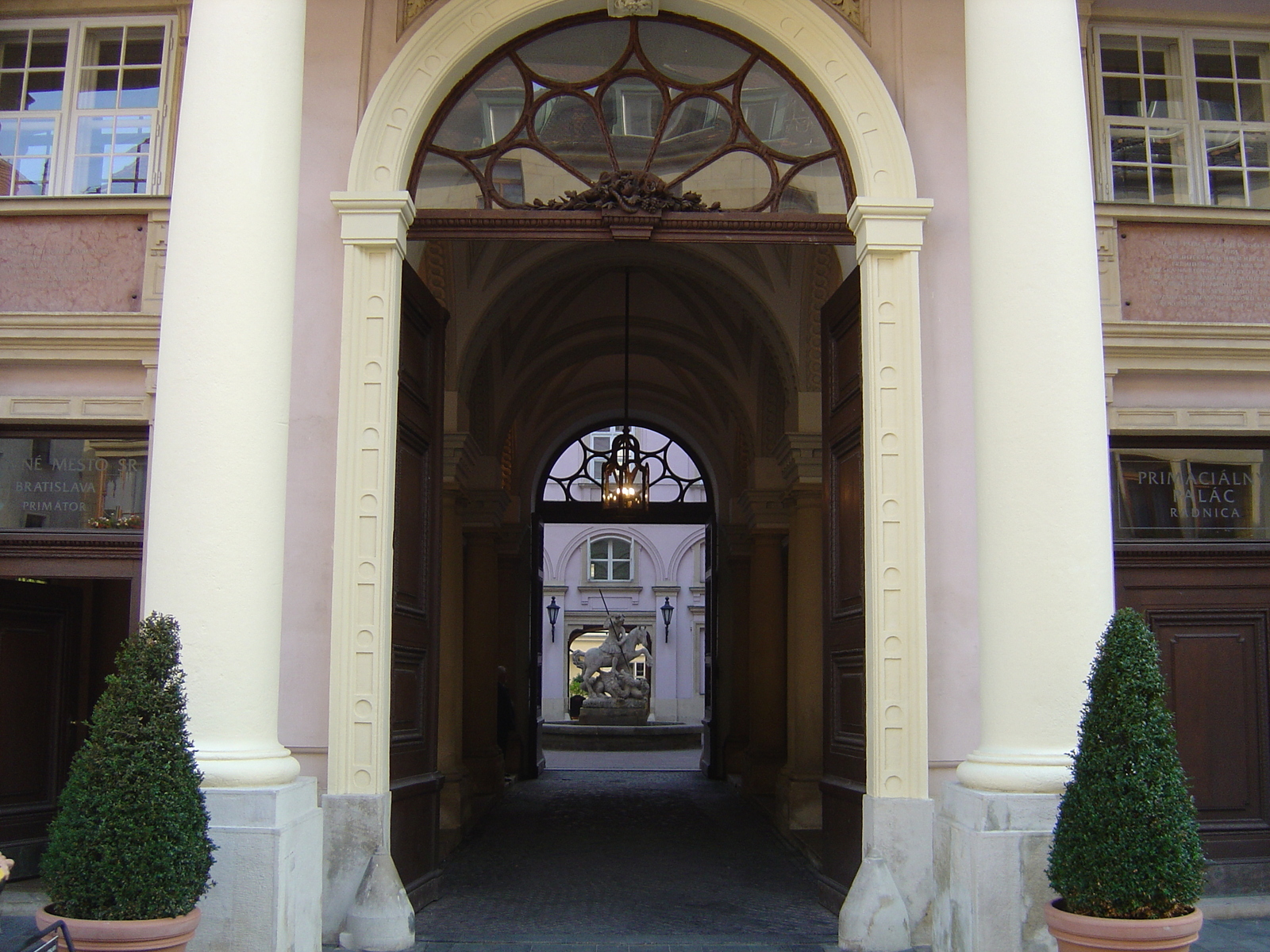 รูปถ่าย สโลวะเกีย(Slovakia) บราทิสลาวา(Bratislava) 2004-11 63