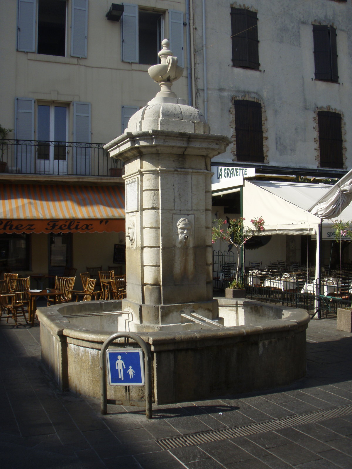 รูปถ่าย ฝรั่งเศส(France) อองทีป(Antibes) ถนนอากียง(Boulevard Aguillon) 2007-08 32