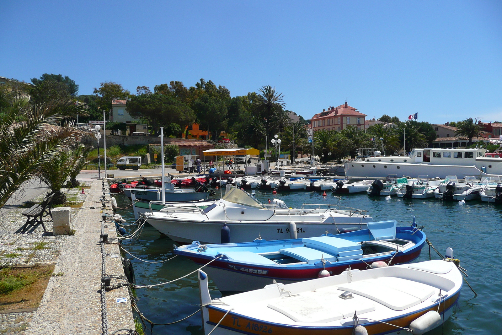 รูปถ่าย ฝรั่งเศส(France) เกาะปอร์เกอรอล(Porquerolles Island) ท่าเรือปอร์เกอรอล(Porquerolles harbour) 2008-05 6
