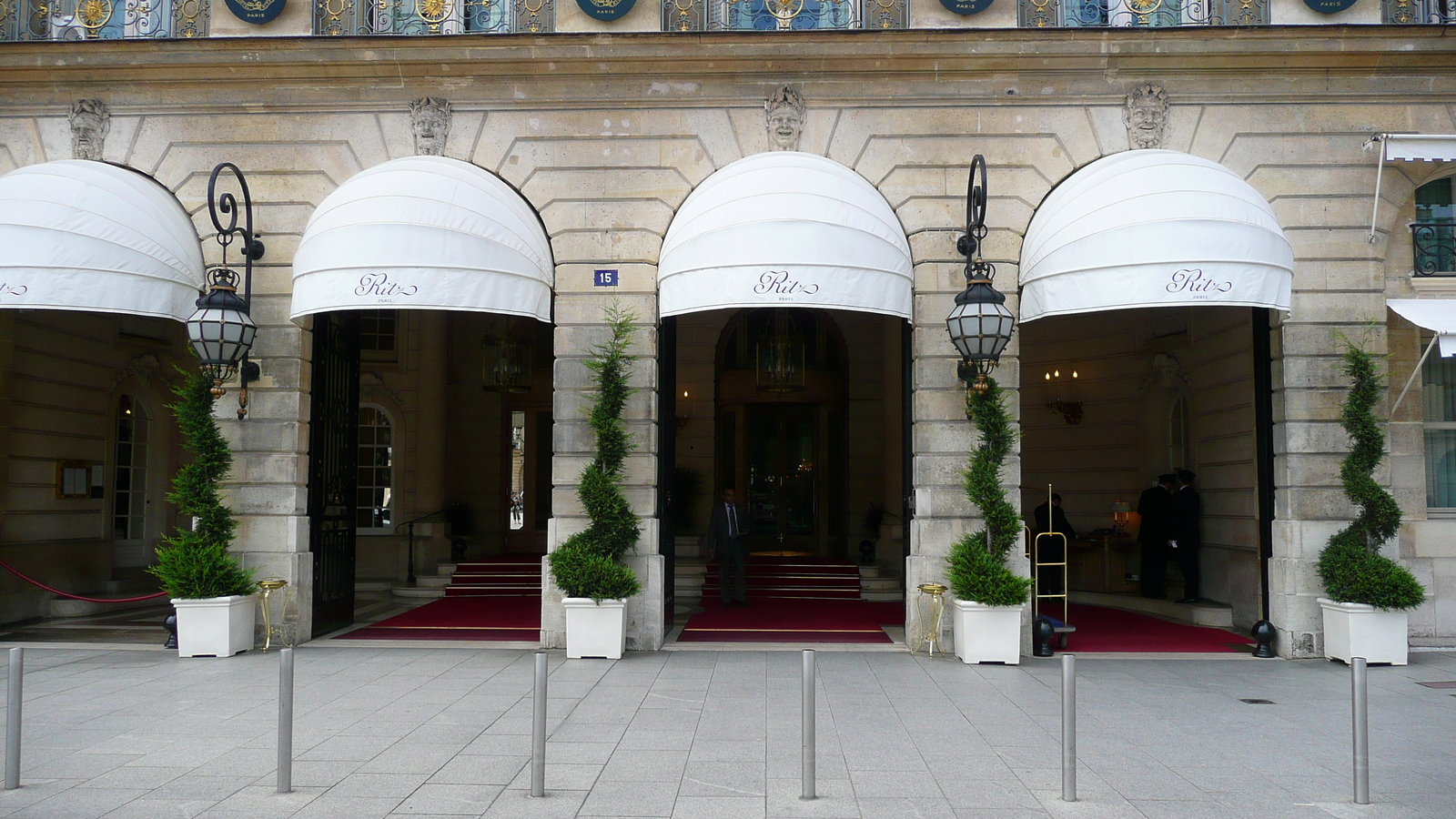 รูปถ่าย ฝรั่งเศส(France) ปารีส(Paris) จัตุรัสว็องโดม(Place Vendome) 2007-07 42