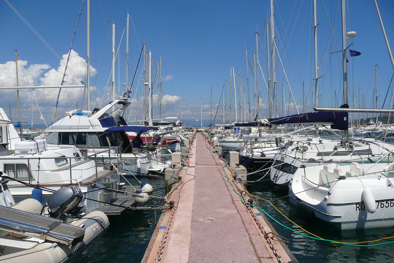 รูปถ่าย ฝรั่งเศส(France) เกาะปอร์เกอรอล(Porquerolles Island) ท่าเรือปอร์เกอรอล(Porquerolles harbour) 2008-05 20