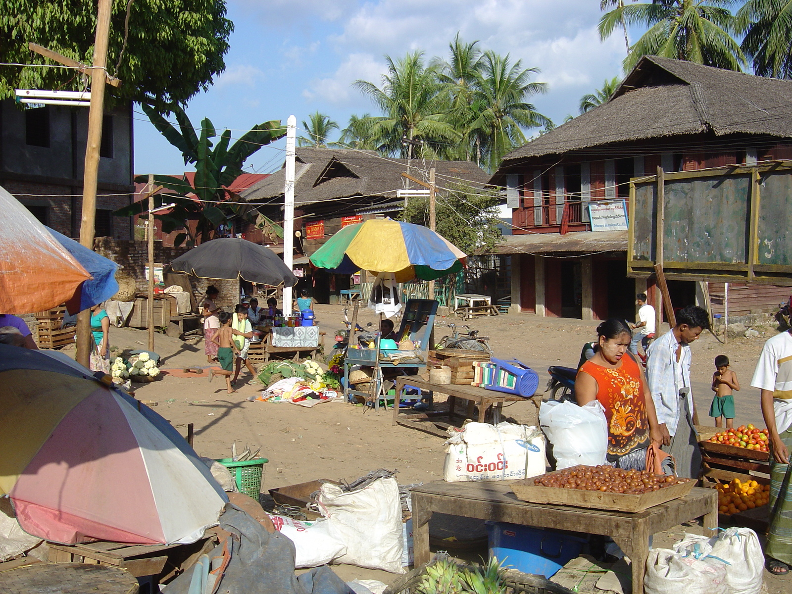 รูปถ่าย พม่า(Myanmar) มะริด(Myeik (Mergui)) 2005-01 41
